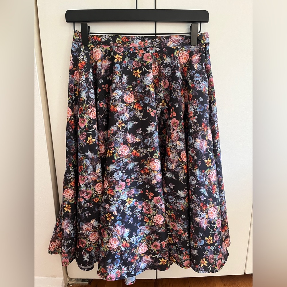 ModCloth Floral Midi Skirt (Women's Medium)